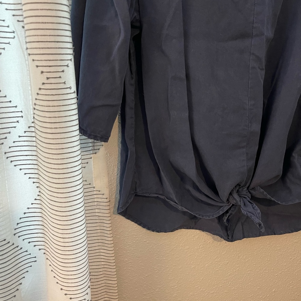 Blouse - Picture 2 of 3